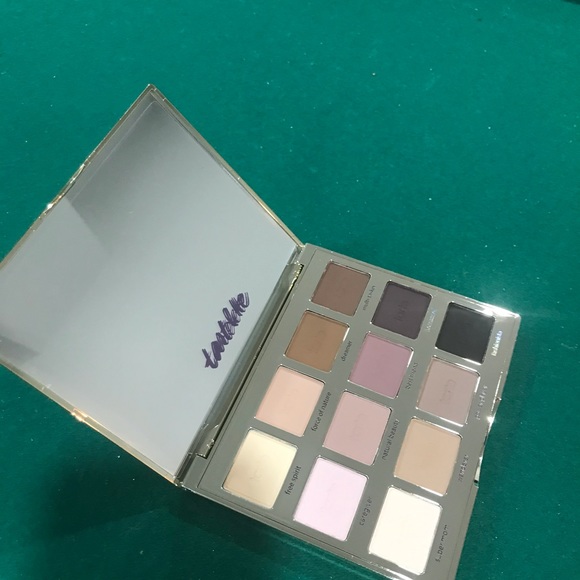 Eyeshadow pallete - Picture 2 of 2